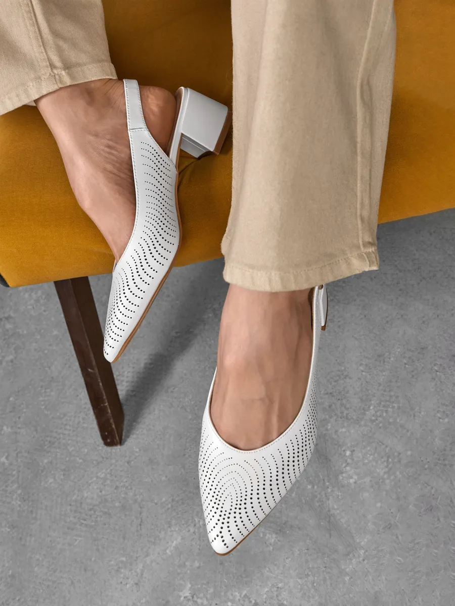 Туфли женские на низком каблуке летние кожаные открытые 31W25-25-012