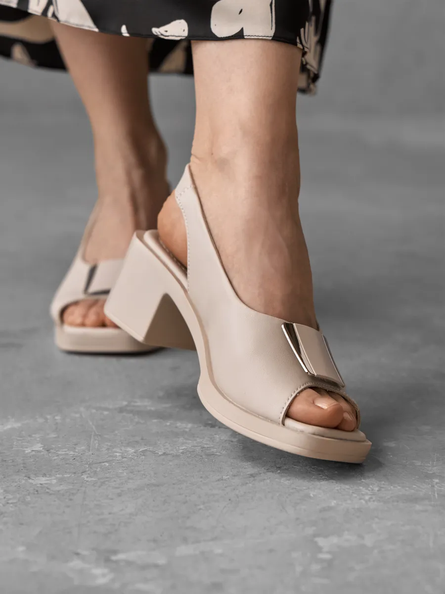 Босоножки женские летние натуральная кожа на среднем каблуке 31F5-47-011