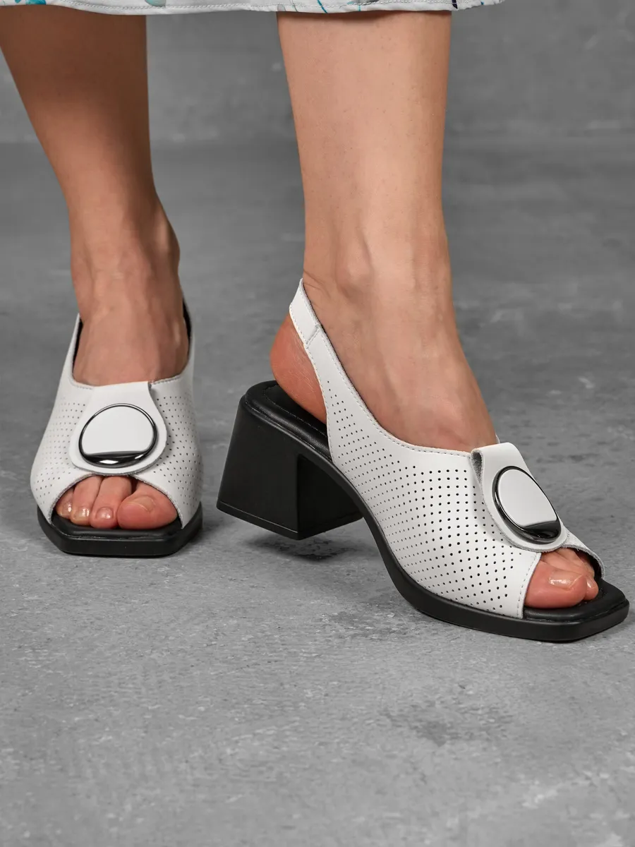 Босоножки женские летние натуральная кожа на каблуке белые 31F5-36-020