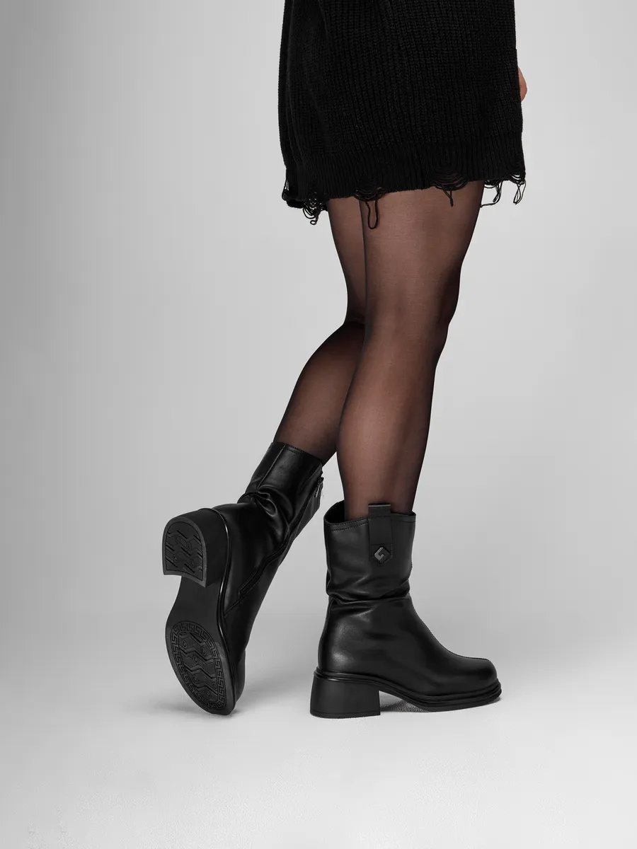 Cапожки женские зимние короткие натуральная кожа на каблуке 25-WPE21-15-101k