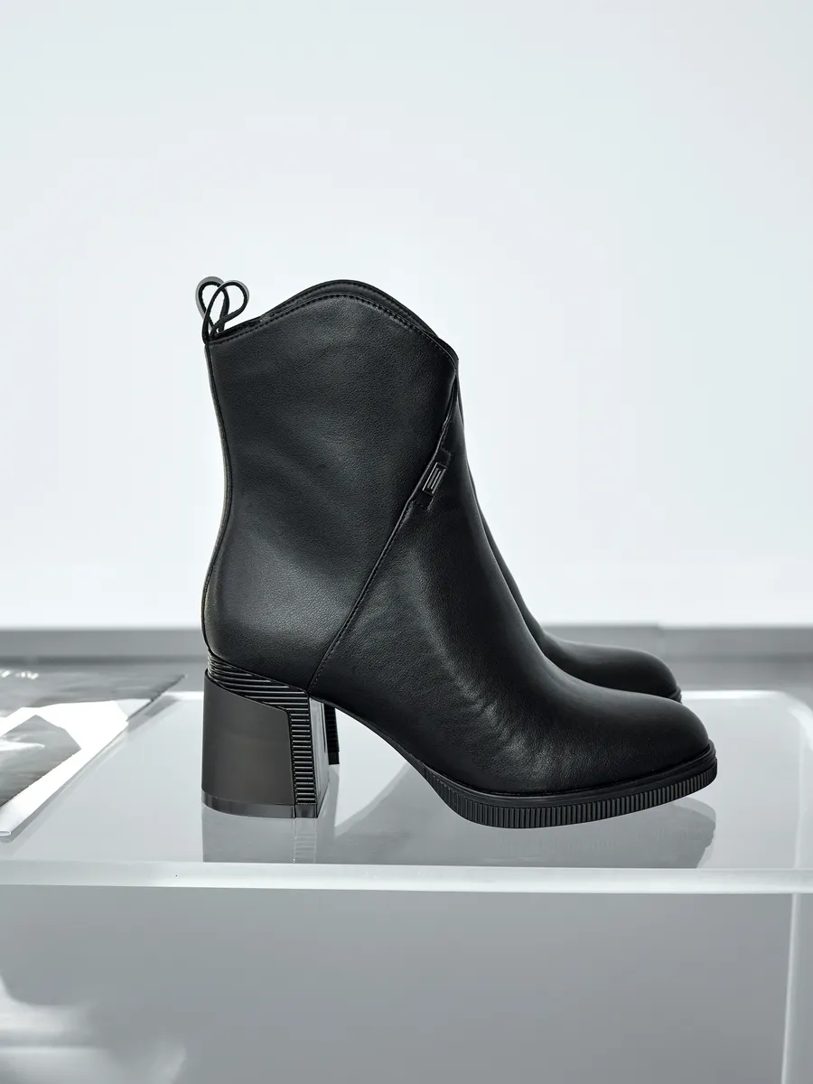 Ботинки женские зимние на каблуке натуральная кожа U420-040