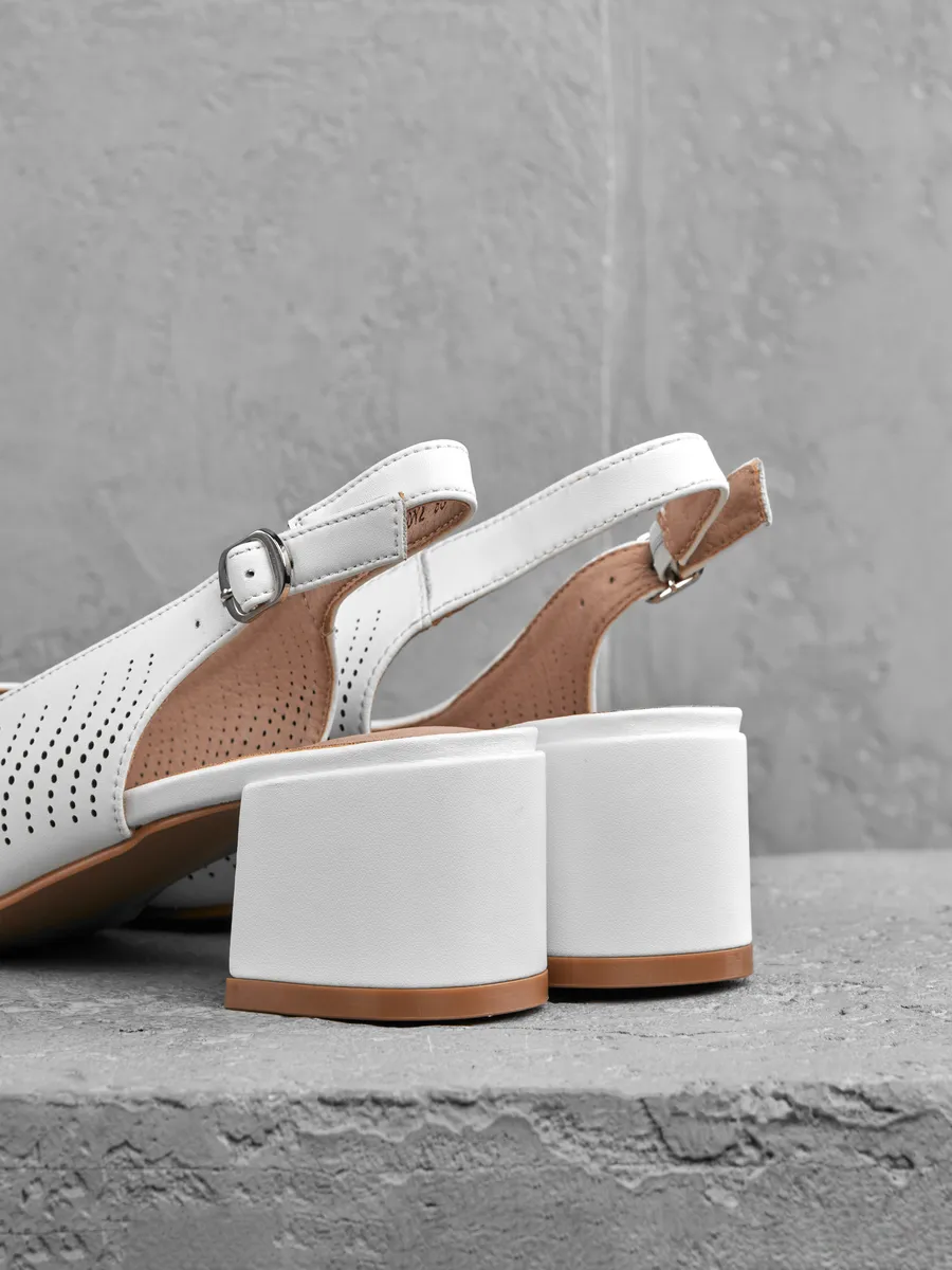 Туфли женские на низком каблуке летние кожаные открытые 31W25-25-012