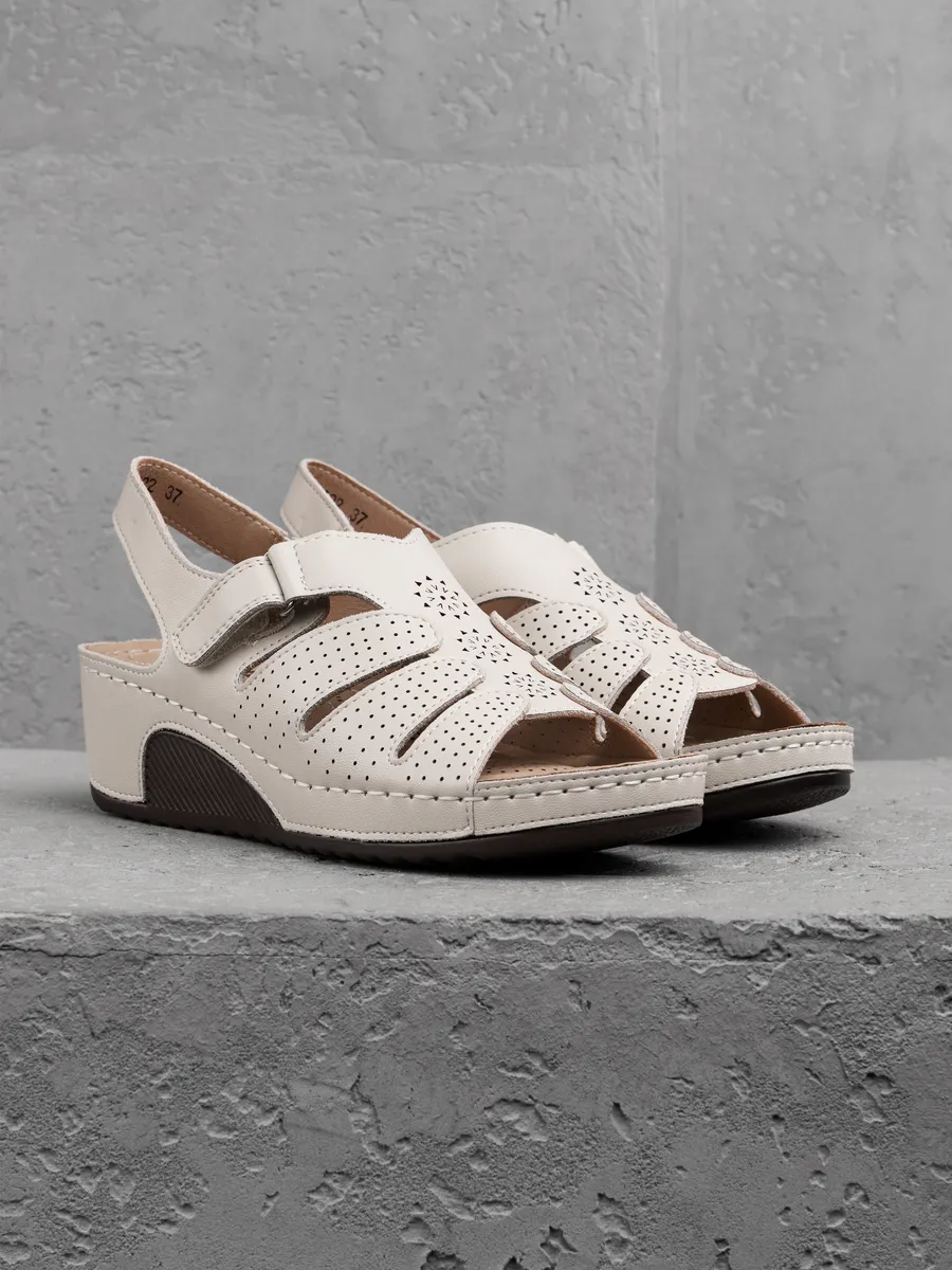 Босоножки женские летние на танкетке натуральная кожа 31W31-6-022